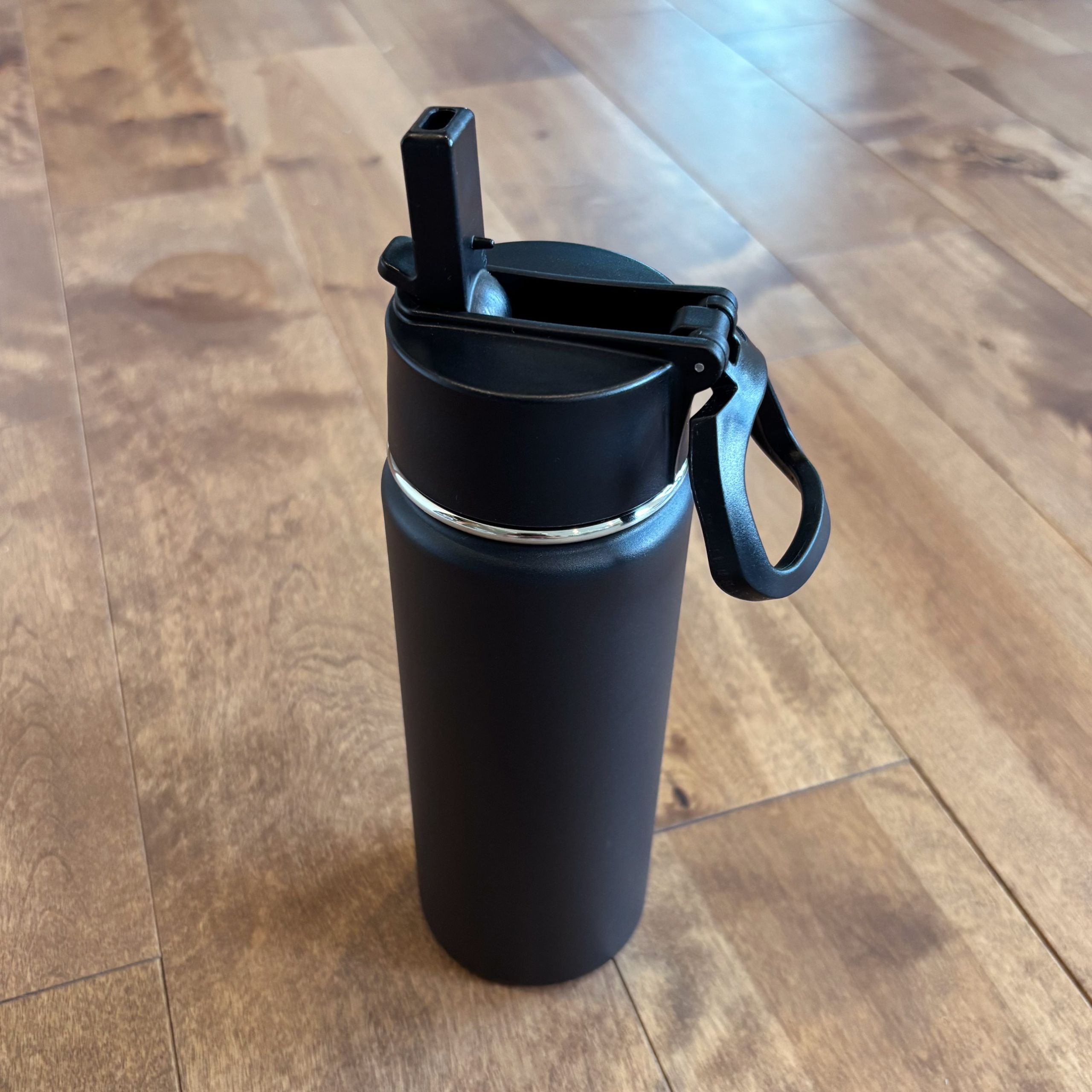 Bouteille d'eau isotherme personnalisée noire